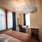 Storytellers Palace 5* Сан-Мартинью-ду-Порту