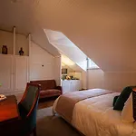 Отель Storytellers Palace 5*