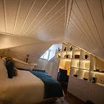 Storytellers Palace Отель