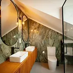 Storytellers Palace 5* Сан-Мартинью-ду-Порту