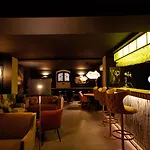 Отель Storytellers Palace