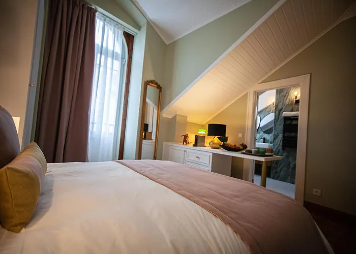 Storytellers Palace فندق 5*