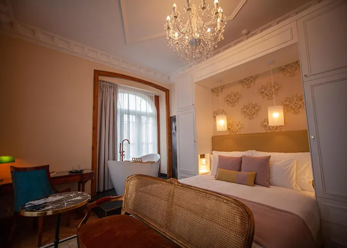 Storytellers Palace فندق
