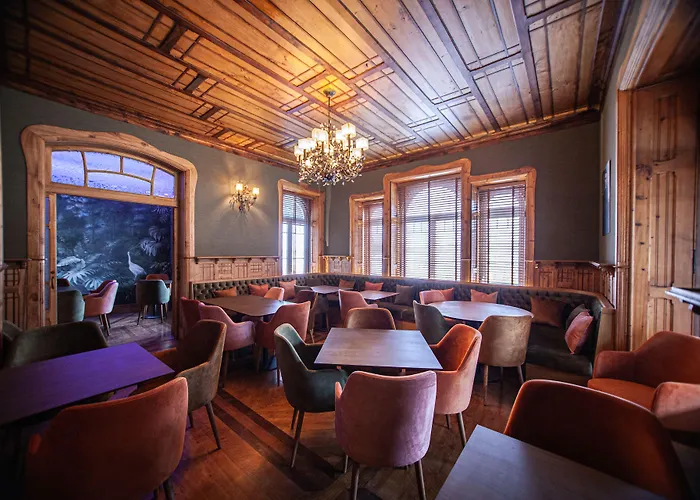 Storytellers Palace فندق 5*