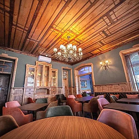 Ξενοδοχείο Storytellers Palace 5*