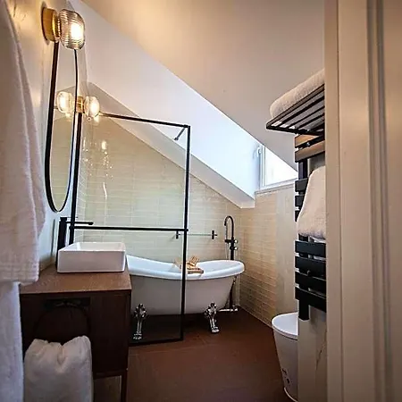 Ξενοδοχείο Storytellers Palace 5*